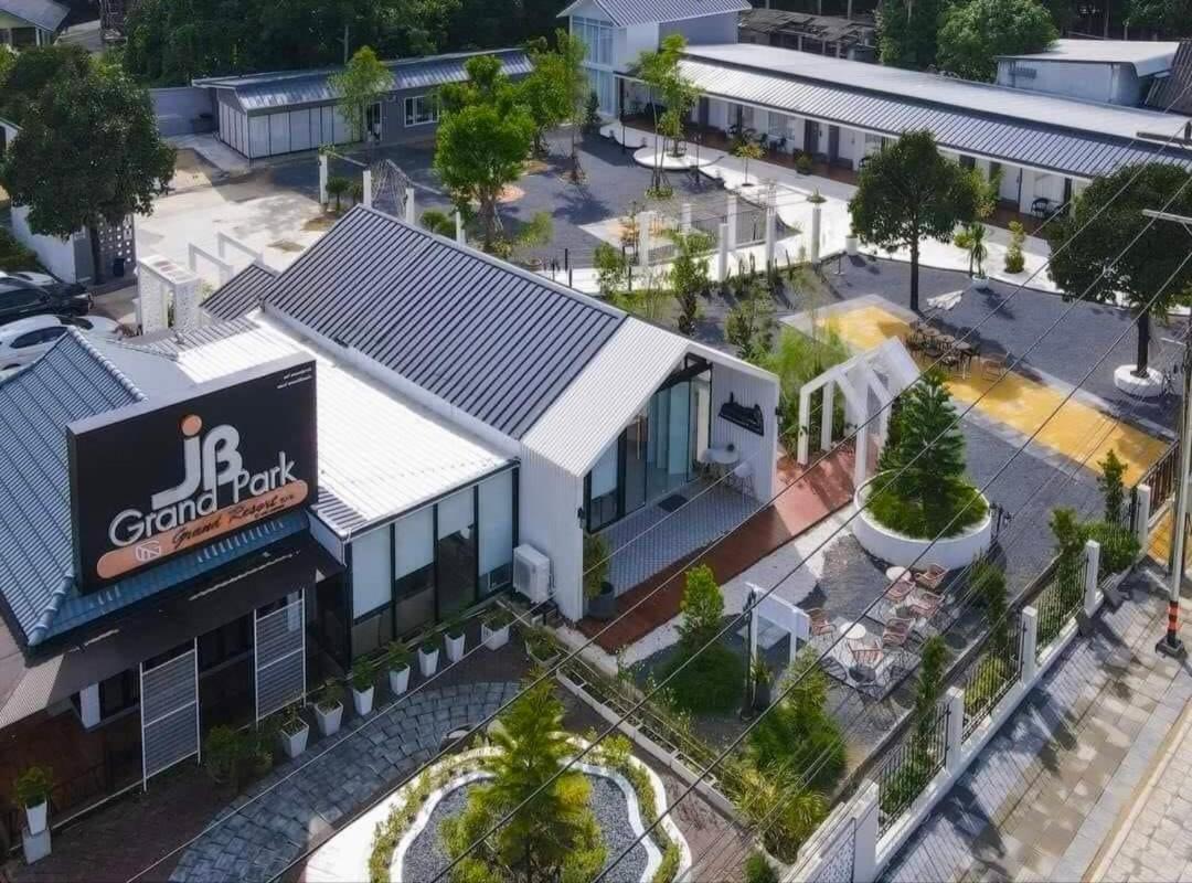 Jb Grand Resort นครศรีธรรมราช ภายนอก รูปภาพ